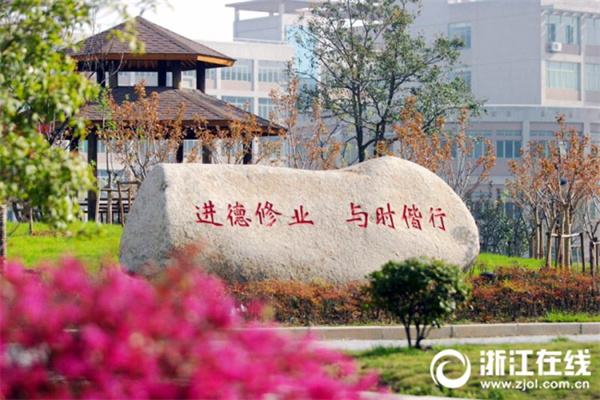 美债，濒临破产？